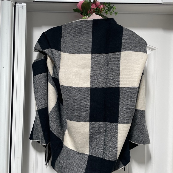 JCrew Black and White Buffalo Plaid Cape Scarf Wrap with fringe. Like new. - Picture 6 of 6